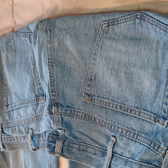 Old Navy regular straight light blue jeans size 36 x 34. - Picture 2 of 4